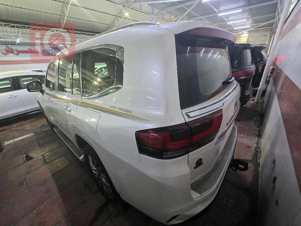 تويوتا لاندكروزر